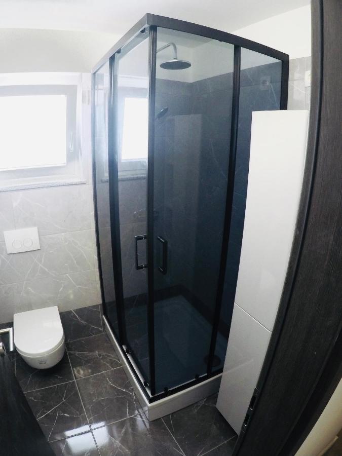 Apartment Lopac *