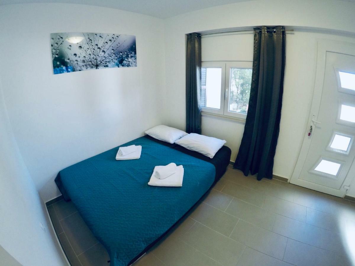 Lopac Appartement *
